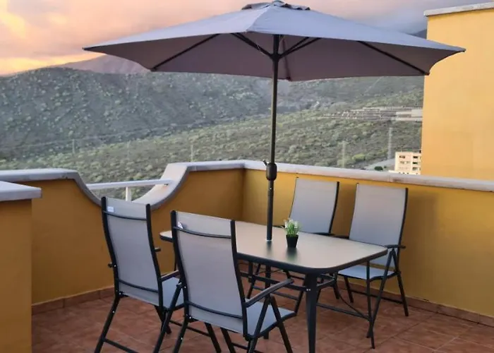 With A Serene Ocean And Mountain View Lägenhet Costa Adeje (Tenerife)