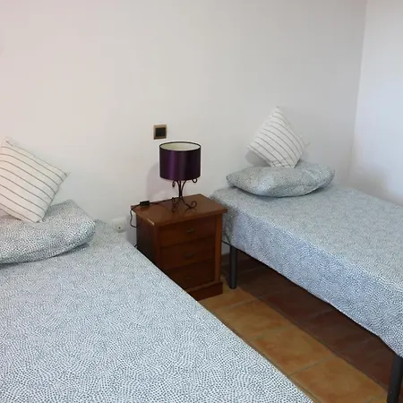 Appartement With A Serene Ocean And Mountain View *