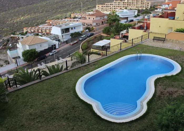 Daire With A Serene Ocean And Mountain View