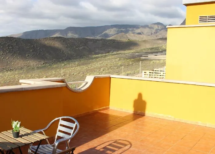 With A Serene Ocean And Mountain View Appartement Costa Adeje (Tenerife)