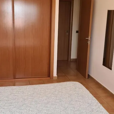 With A Serene Ocean And Mountain View Apartament *